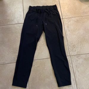 Lululemon on the fly jogger